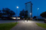 Für Fußgängerüberwege eignet sich eine Lichtsteuerung, die einzelne Lichtpunkte mit direkter Mobilfunkanbindung überwacht. (Foto: licht.de/WE-EF, Fotografie: Frieder Blickle)